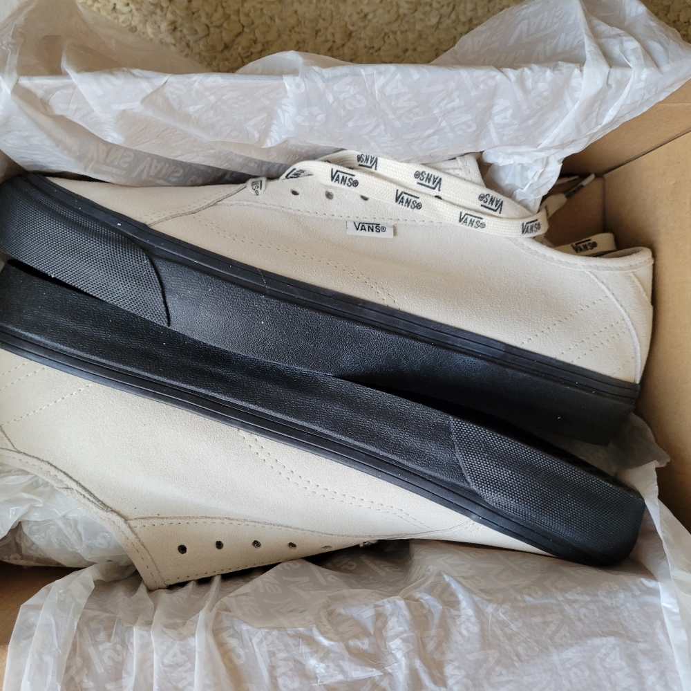 NEW VANS shoes